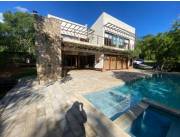 ALQUILO CASA EN SAN BERNARDINO, BARRIO YVY SANGUY 2DA COD 6207