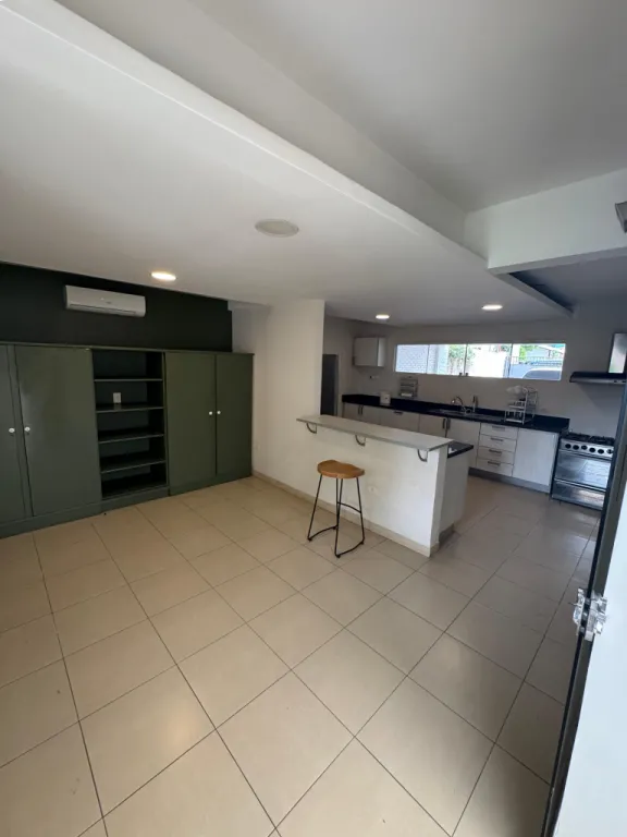 CASA EN VENTA CON TERRENO DE 660 m2 - BARRIO MBURUCUYA 📍Zona Primer Presidente — foto 2