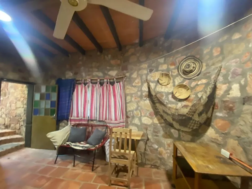 VENDO CASA EN AREGUA ZONA CERRO KOI — foto 3