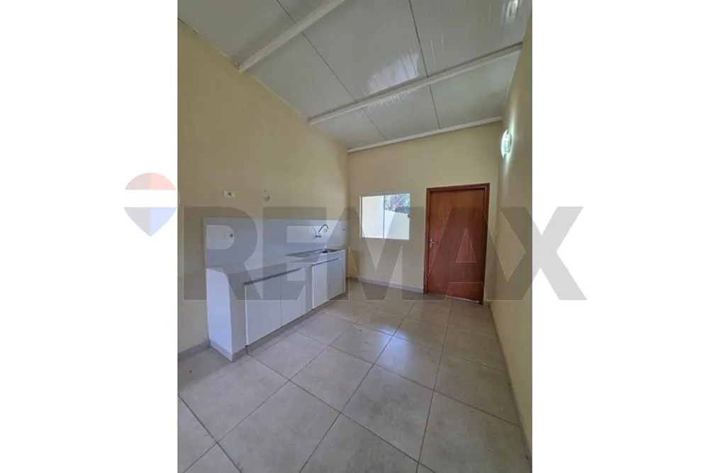 MODERNO CHALET A ESTRENAR EN CAPIATÁ. RUTA I KM 23 — foto 3