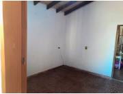 Vendo casa con amplio patio en San Lorenzo, barrio Lérida