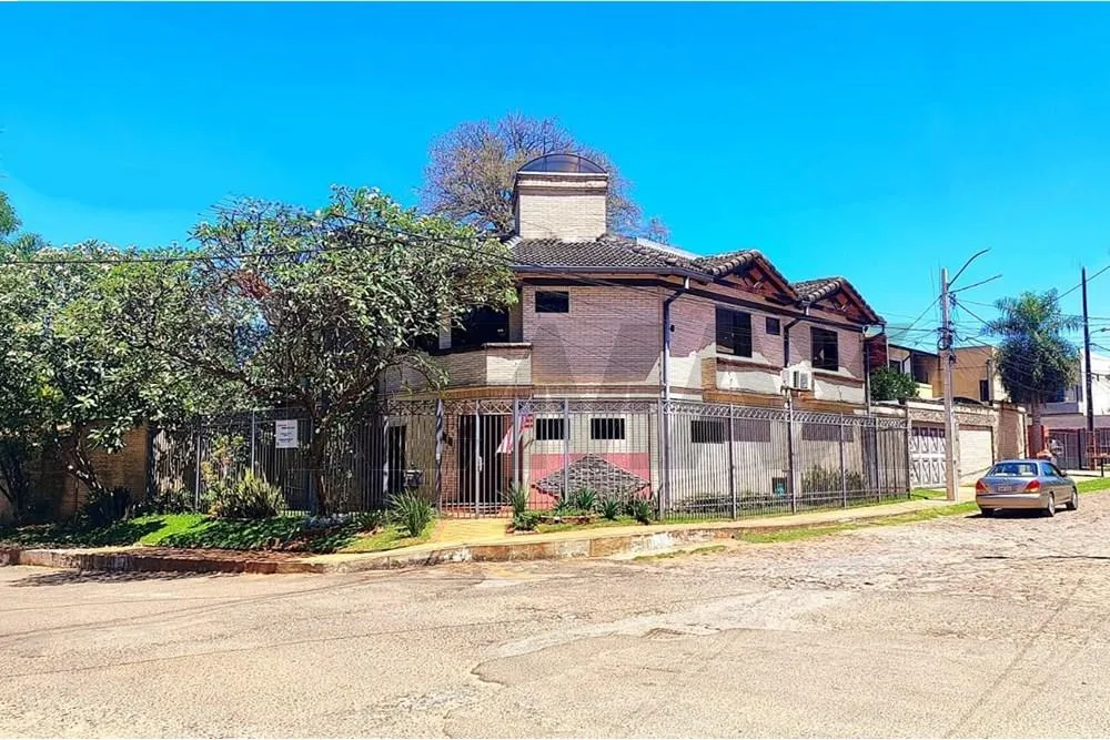 VENDO CASA EN LAMBARE A PASOS DEL YATCH Y GOLF CLUB PARAGUAYO — foto 3