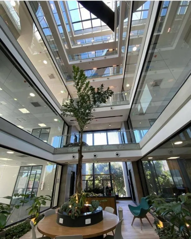 ALQUILO OFICINA CORPORATIVA EDIFICIO DOT SACRAMENTO — photo 2