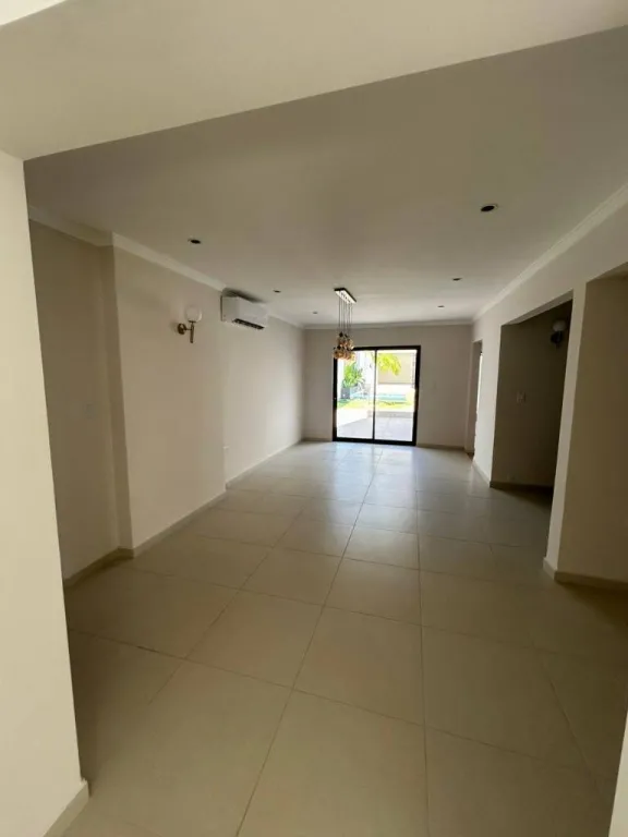 VENDO MODERNA RESIDENCIA REFACCIONADA 4 DORMITORIOS EN BARRIO JARA — foto 3