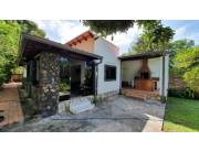 VENDO CASA EN SAN BERNARDINO - BARRIO COLÓN