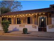 VENDO HERMOSA CASONA DE LÍNEA COLONIAL, CON 4 DORMITORIOS EN EL CENTRO DE SAN LORENZO