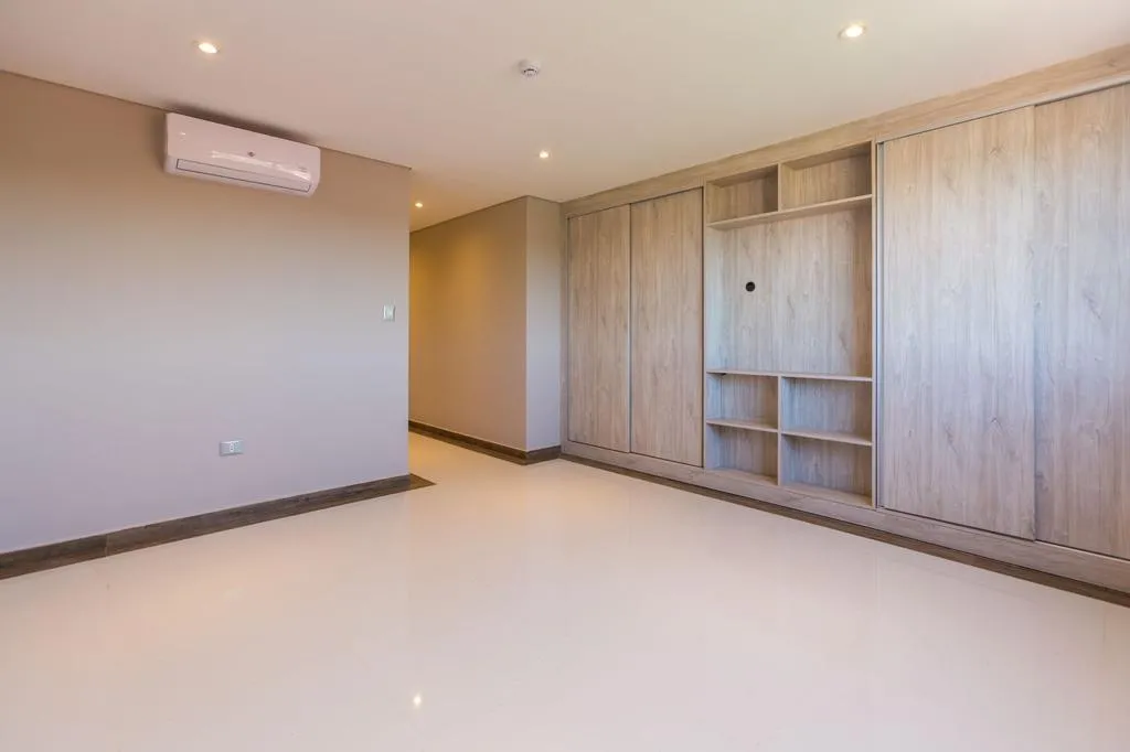 Exclusivo Departamento de 171 m² en Venta en Fernando de la Mora, Zona Norte. — foto 2