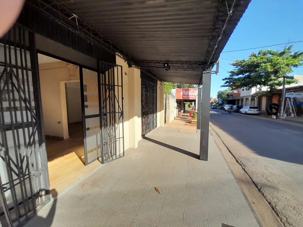 Alquilo Salones comerciales en San Lorenzo - Barcequillo, calle Rafael Materi — Foto 3