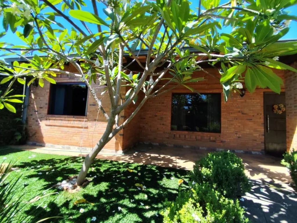 VENDO HERMOSA CASA DE 3 DORMITORIOS EN BARRIO LAURELTY, SAN LORENZO — foto 3