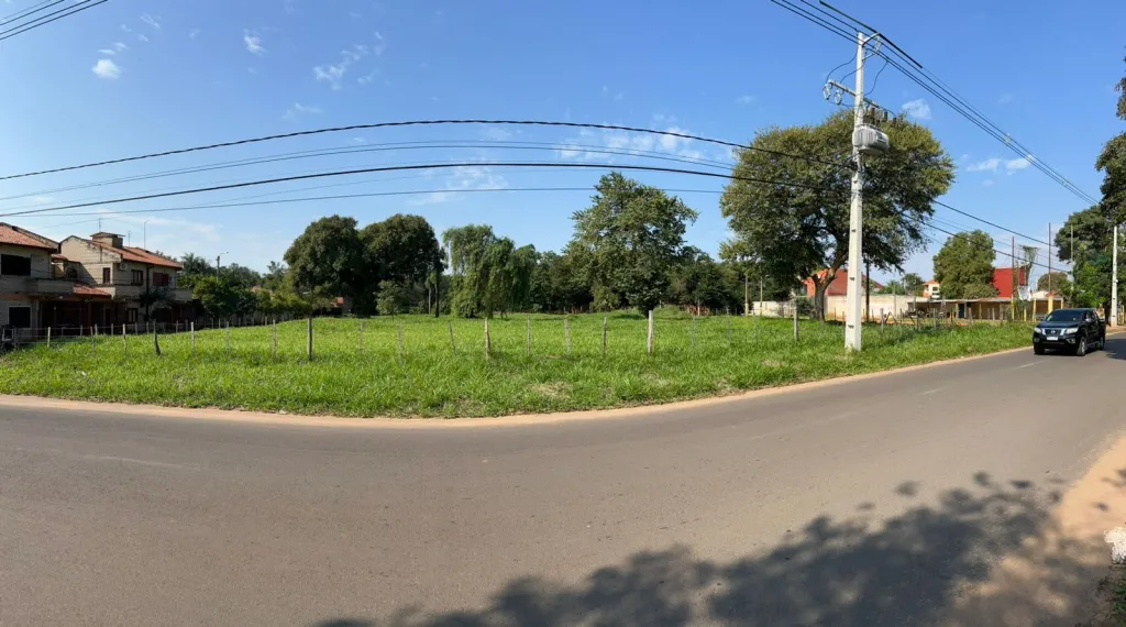 LUQUE, JARDÍN DE ORO, EN ESQUINA: 4.750 M2, ALTA PLUSVALÍA, P INVERSIÓN E IMPORTANTES PRO — foto 2