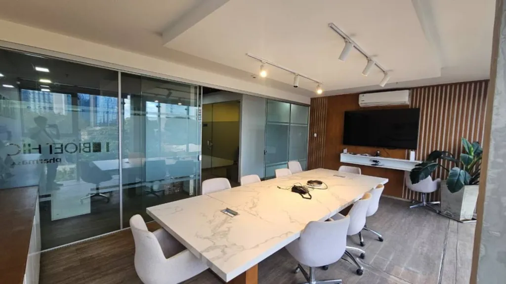 EN ALQUILER OFICINA CORPORATIVA EN VILLA MORRA ID 42049 — фото 3