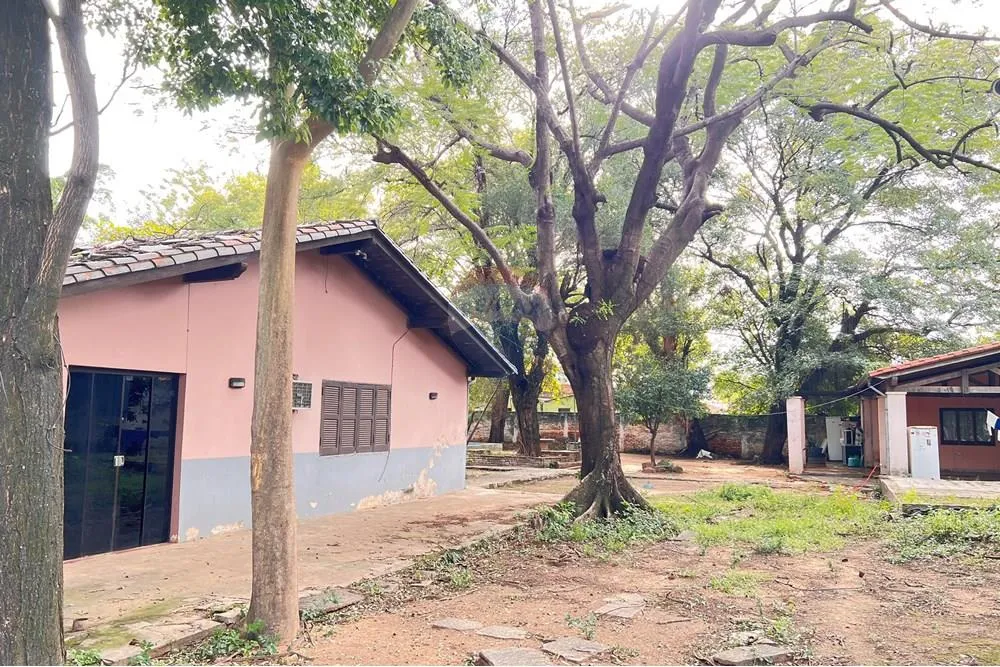 VENDO AMPLIO TERRENO A PASOS DE ARTIGAS — foto 3
