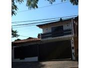 Alquilo Casa de 3 dormitorios en barrio Mburicao de Asuncion zona Aso de empleado del BCP