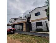 ALQUILO AMPLIA CASA PAREADA