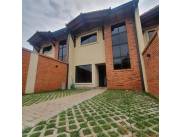 ALQUILO HERMOSA CASA PAREADA