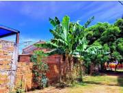 Vendo casa con terreno en San Lorenzo, barrio Lérida a cuadras de la Ruta 1