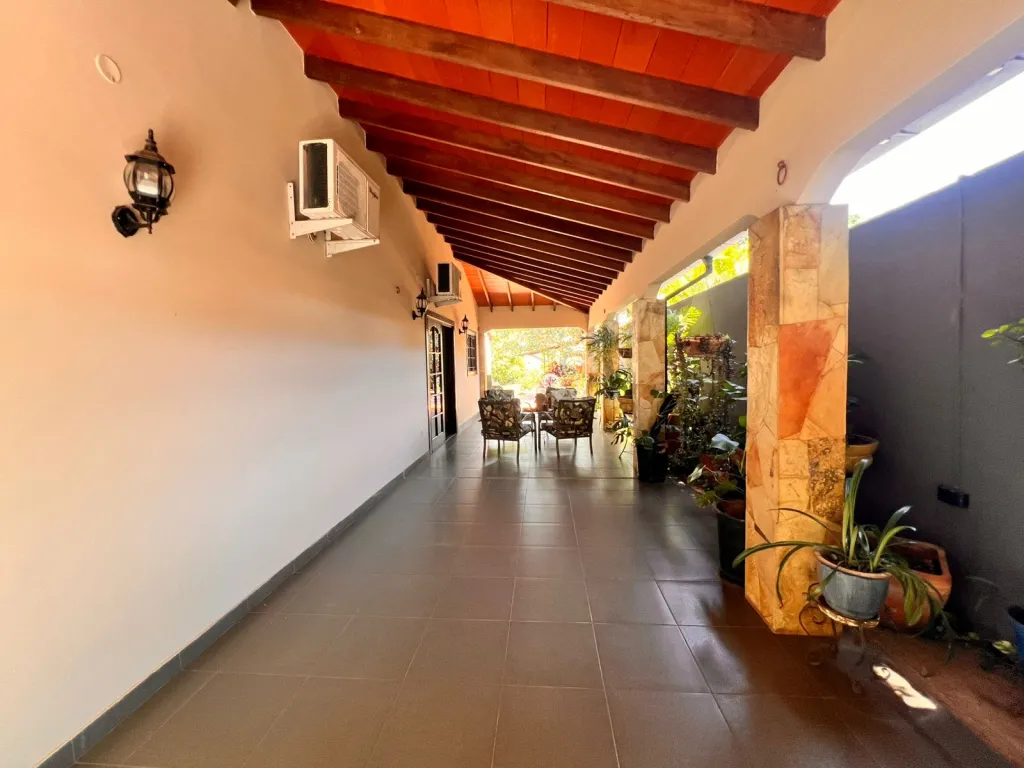 Casa - Venta - Luque, Paraguay — foto 3
