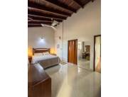 Vendo residencia en el Barrio Mburucuya