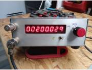 Vendo diversos aparatos de medición para equipos de radio y/o dispositivos electrónicos.