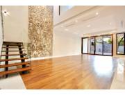 Vendo Casa a Estrenar de 5 Habitaciones. Los Laureles.