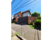 En Venta - Hermoso Duplex Zona Residencial, Cercano A Stma. Trinidad