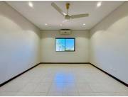 Vendo casa recientemente refaccionada en el barrio Mburucuyá