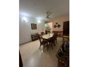 Casa familiar de 5 dorm. en B. Medalla Milagrosa