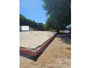 Hermosa Esquina (16x40) sobre calle asfaltada (A 3 cuadras de la Avda. Boggiani)