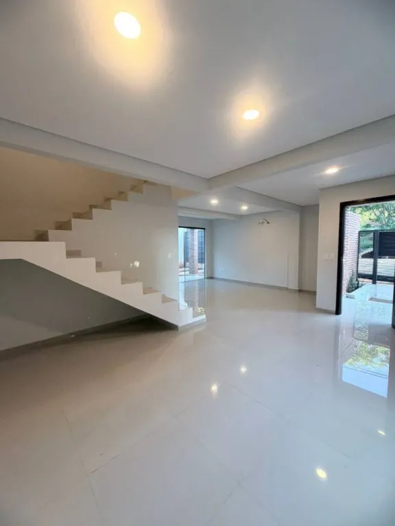 VENDO MODERNO DUPLEX 3 DORMITORIOS EN LAMBARE — foto 3