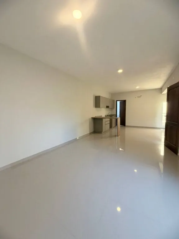 VENDO MODERNA CASA 3 DORMITORIOS EN LAMBARE — foto 3