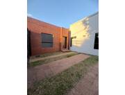 VENDO MODERNA CASA 3 DORMITORIOS EN LAMBARE