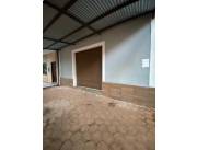 Alquilo Salón Comercial en Ybycui car