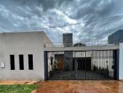 Casa en Encarnación moderna y seminueva