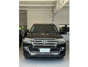VENDO TOYOTA LAND CRUISER VX V8 AÑO 2018 IMPORTADO
