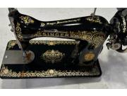 Máquina de coser Singer antigua G0244748 Excelente