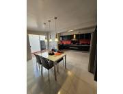 Venta de Casa en Los Laureles, Asunción