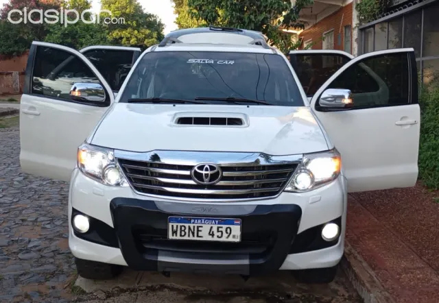 Toyota Fortuner 2013 — foto 2