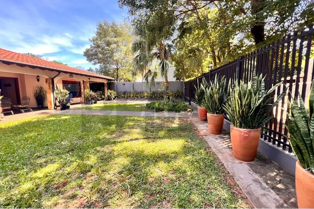 Casa - Venta - Luque, Paraguay — foto 3