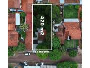 EN VENTA - TERRENO CON CASA A DEMOLER O REFORMAR EN LUQUE, BARRIO MOLINO COD 6225