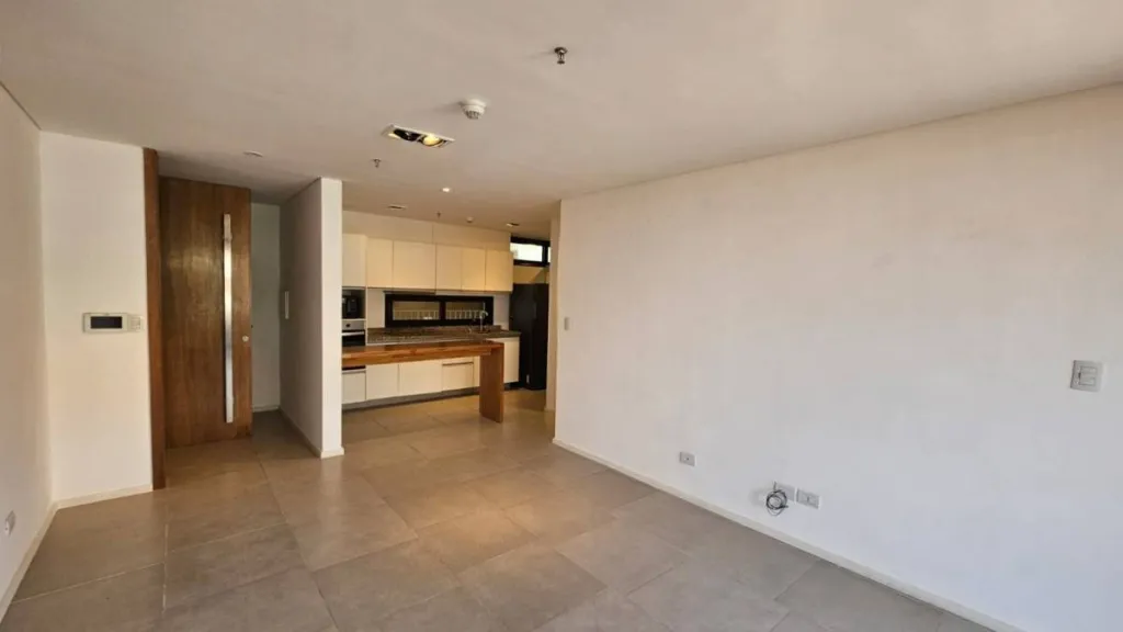VENDO DEPARTAMENTO MODERNO 2 DORMITORIOS EN EDIFICIO BERNARDINO — foto 2