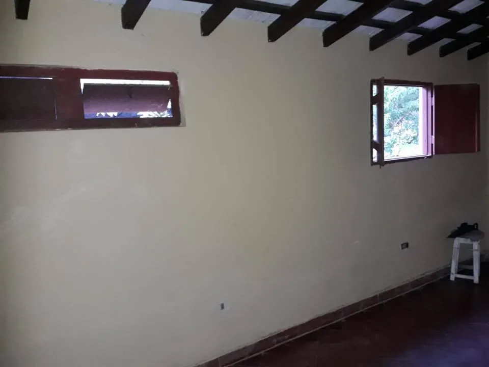 Vendo Casa de 3 dormitorios en barrio Kennedy de Lambare zona Hospital General — foto 3