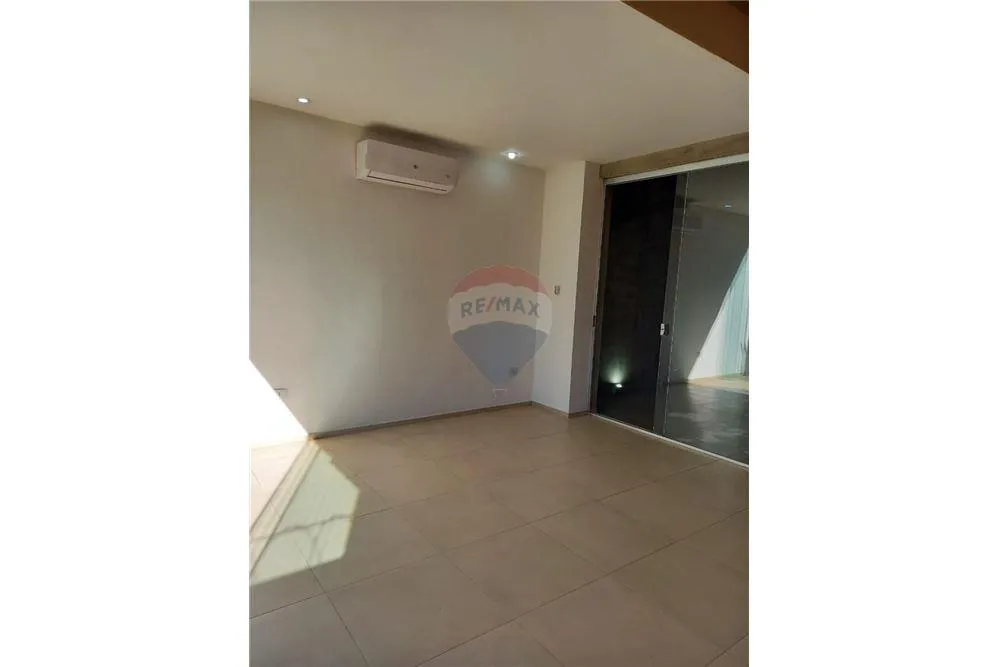 DUPLEX DISPONIBLE EN EL BARRIO BELLA VISTA AVDA VENEZUELA — foto 2