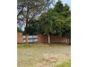 Venta de Amplio Terreno Amurallado en Lambaré