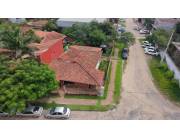 VENDO CASA EN ESQUINA EN MARIANO ROQUE ALONSO!!