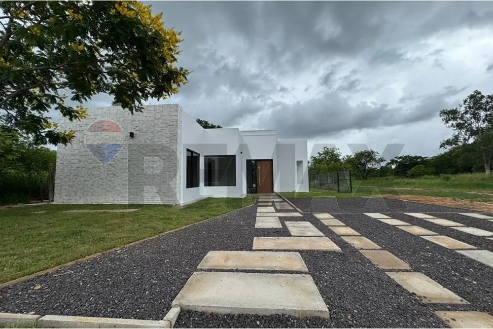 Casa - Alquiler - Mariano Roque Alonso, Paraguay — foto 3