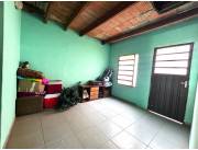 VENDO CASA EN ESQUINA EN LUQUE, MARAMBURE COD 6224