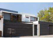 ESPECTACULAR DUPLEX EN BARRIO SANTA LIBRADA ZONA UCA