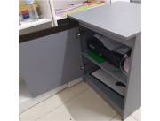 mueble con puerta y compartimiento para oficina o tienda