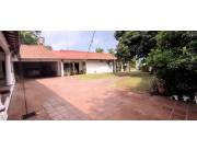 PROPIEDAD CON ALTO POTENCIAL EN ESQUINA SOBRE ASFALTO – CENTRO DE LUQUE