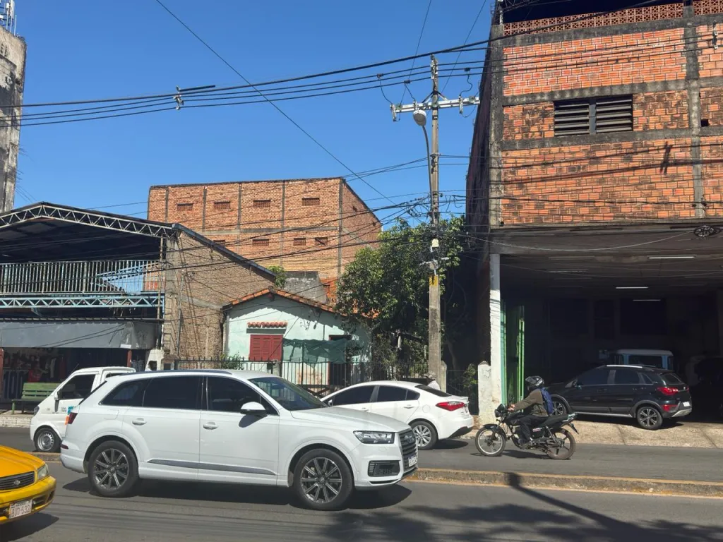 Terreno Comercial y de Desarrollo – A 50 MTS DE SHOPPING MULTIPLAZA — foto 3